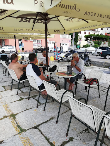 Caffe Bar Surf - Gastronomija i ugostiteljstvo