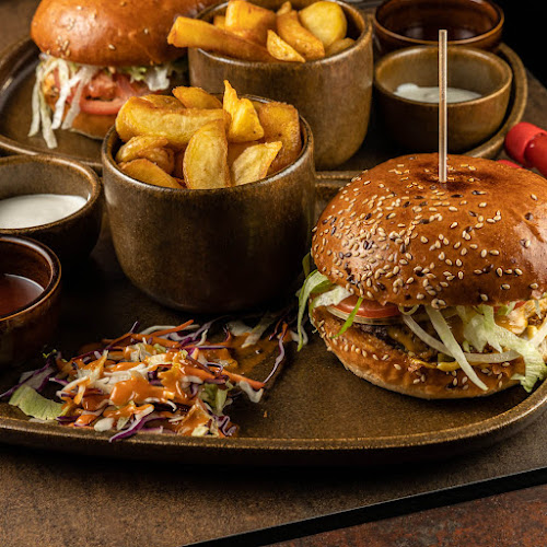 San Antonio - Burgers, BBQ, Beer - Bestovje