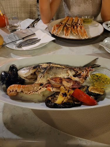 Opinii despre Restaurant Vila Tina în Arbanija - Gastronomija i ugostiteljstvo