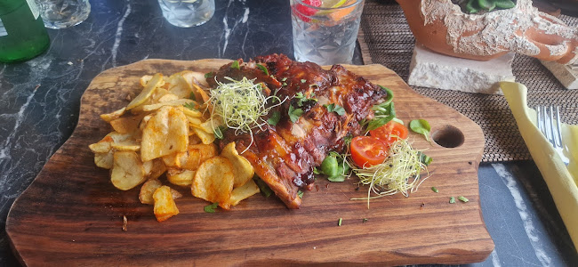 Obala kralja Tomislava 21, 21217, Kaštel Novi