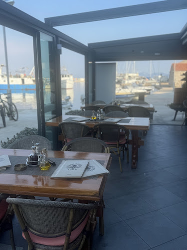 Gusarska Luka - Gastronomija i ugostiteljstvo