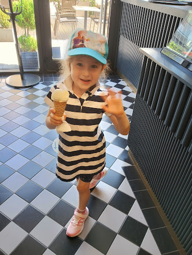 Amélie Maksimir - Zagreb