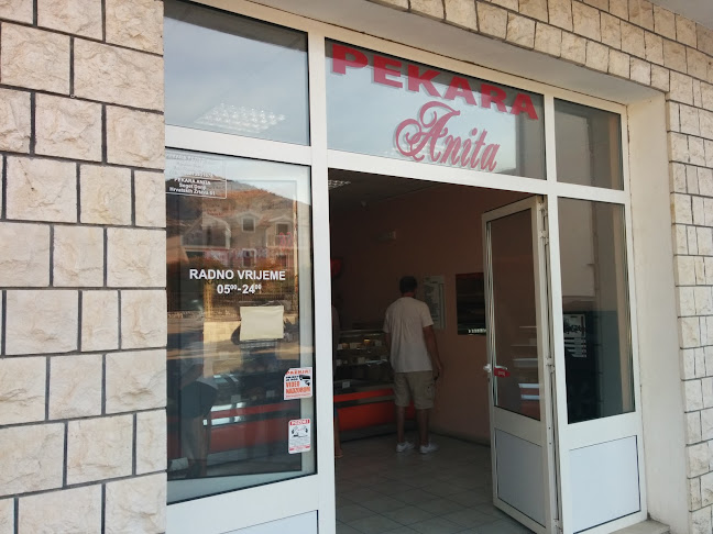 Opinii despre Pekarna "Arena în Seget Donji - Gastronomija i ugostiteljstvo