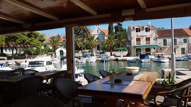 Opinii despre Gusarska Luka în Sućuraj - Gastronomija i ugostiteljstvo