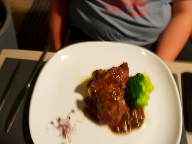 Žuta Kuća, Š. Dr. F. Tuđmana 2, 21300, Makarska