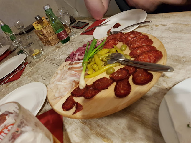 Opinii despre Restoran i pizzeria Uno în Slavonski Brod - Gastronomija i ugostiteljstvo