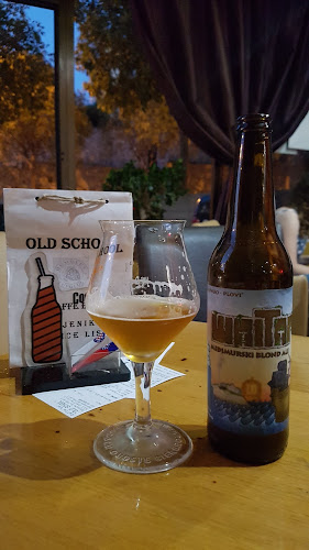 Opinii despre caffe & beer bar Old School în Split - Gastronomija i ugostiteljstvo