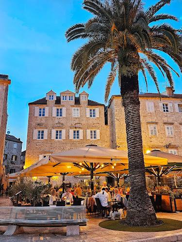 Restoran pizzeria Amfora Trogir - Trogir