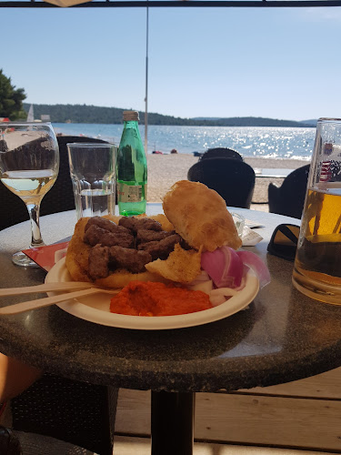 Opinii despre Caffe bar "Balun" în Pirovac - Gastronomija i ugostiteljstvo