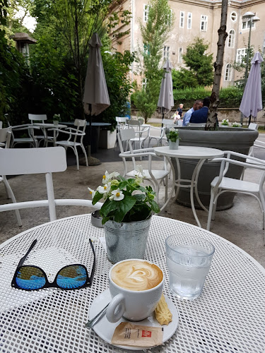 Velvet Cafe - Gastronomija i ugostiteljstvo