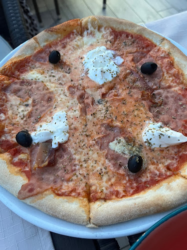 Opinii despre Faria - Garden & terrace / Restaurant & Pizza în Hvar - Gastronomija i ugostiteljstvo