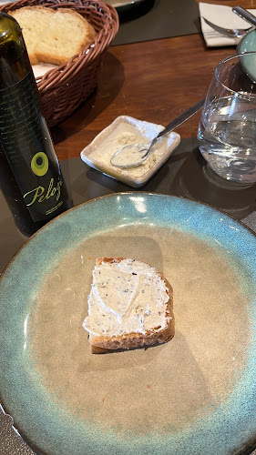 Opinii despre Bistro Bar Montona Gallery în Motovun - Gastronomija i ugostiteljstvo