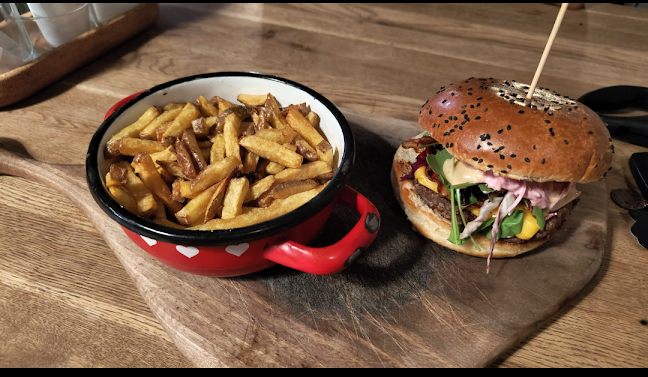 Love @ First Bite - Gastronomija i ugostiteljstvo