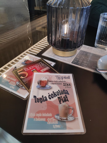 Kavana Piaf - Gastronomija i ugostiteljstvo