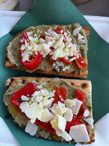 Beach bar Ala Mizerija - Gastronomija i ugostiteljstvo