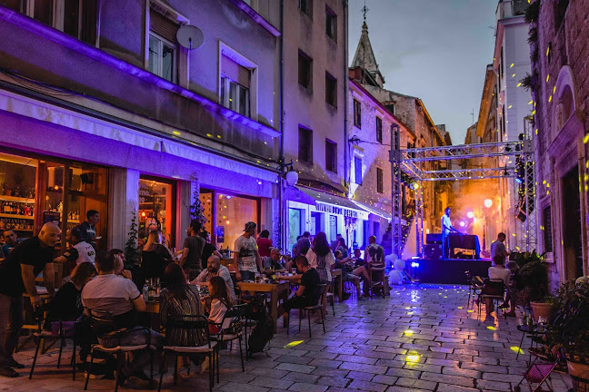 Ul. Fausta Vrančića 1, 22000, Šibenik