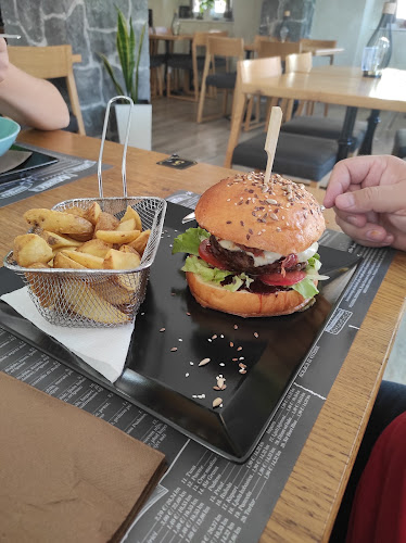 Opinii despre Caffe bar Bernarda în Varaždinske Toplice - Gastronomija i ugostiteljstvo