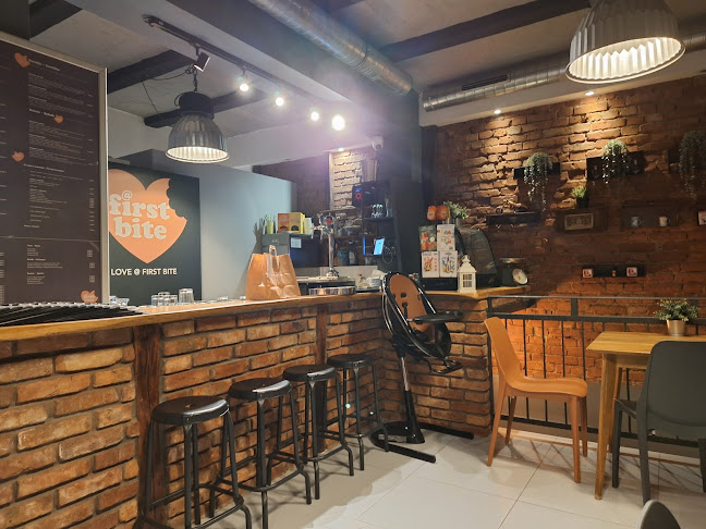 Comentarii opinii despre Love @ First Bite