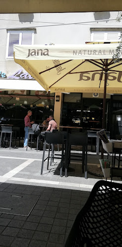 Pavlinski trg 4a, 51000, Rijeka