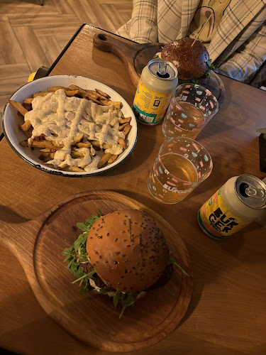 Opinii despre Submarine Burger Tkalčićeva în Zagreb - Gastronomija i ugostiteljstvo