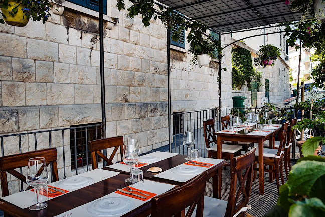 prilaz braće Kaliterna 6, 21000, Split