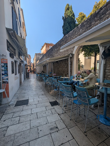 Zlatni Kutić Café Bar - Gastronomija i ugostiteljstvo