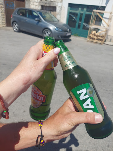 ZORA DEH PIZZERIA RESTAURANT - Gastronomija i ugostiteljstvo