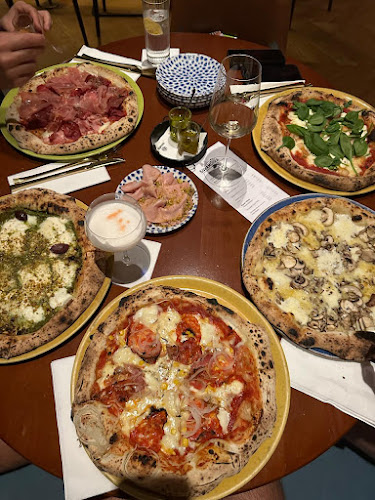 Trumbićeva obala 16, 21000, Split