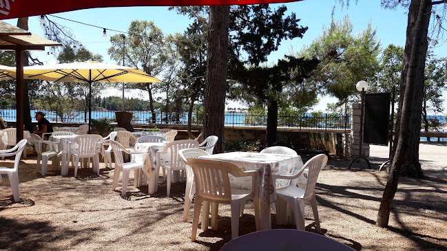 Taverna Marea Restaurant & Summer Grill