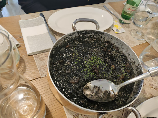 Mala Riba - Gastronomija i ugostiteljstvo