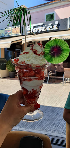 Opinii despre Caffe bar Tonči în Biograd na Moru - Gastronomija i ugostiteljstvo
