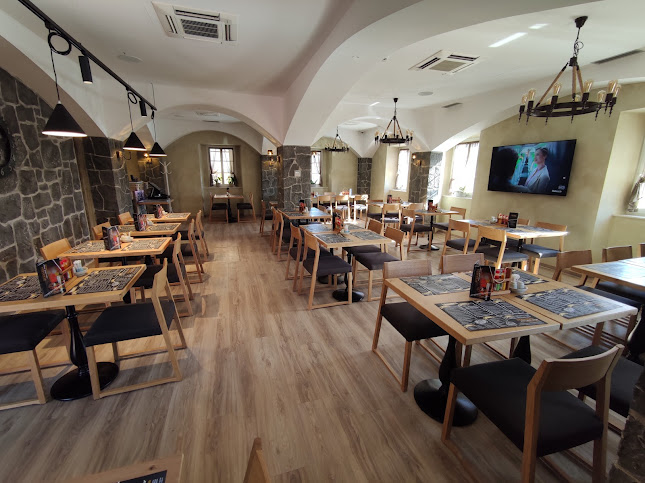 Bernarda pizza pasta burger