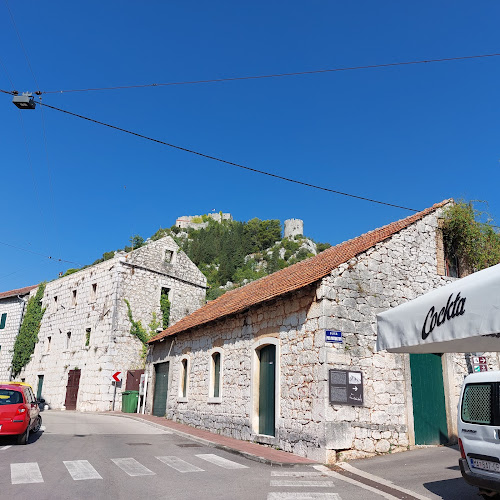 Ul. Hrvatskih velikana 48, 21276, Vrgorac