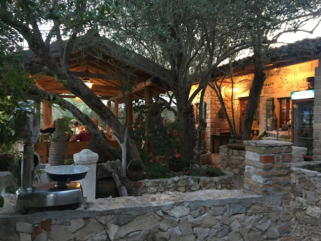 Mala Rava 15, 23000, Zadar