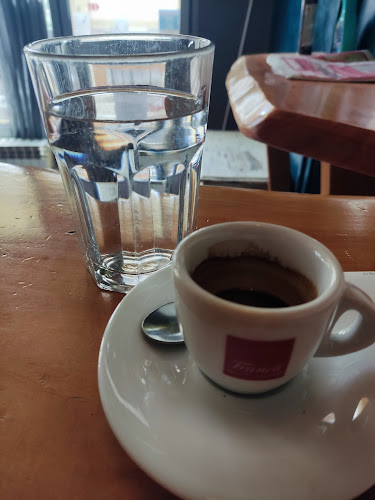 Opinii despre Caffe bar Asturias în Bjelovar - Gastronomija i ugostiteljstvo