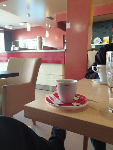 Opinii despre Pizzeria i slastičarna Tina în Slatina - Gastronomija i ugostiteljstvo