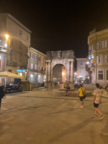 Pula Pub Crawl - Pula