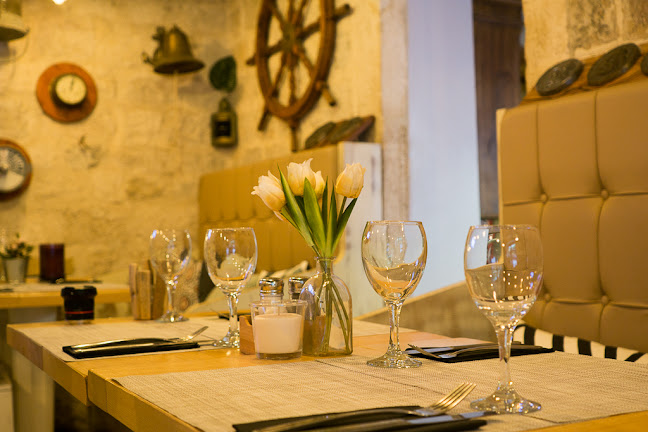 Carrarina poljana 1, 21000, Split