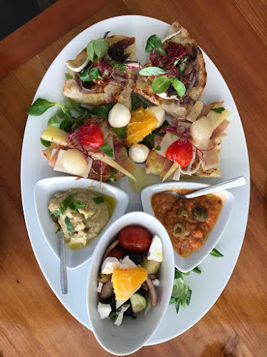 Comentarii opinii despre SidiBar, restaurant, sports & music terrace