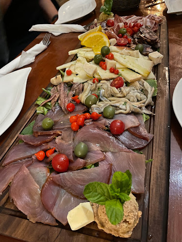 Gurme Tapas & Wine - Gastronomija i ugostiteljstvo