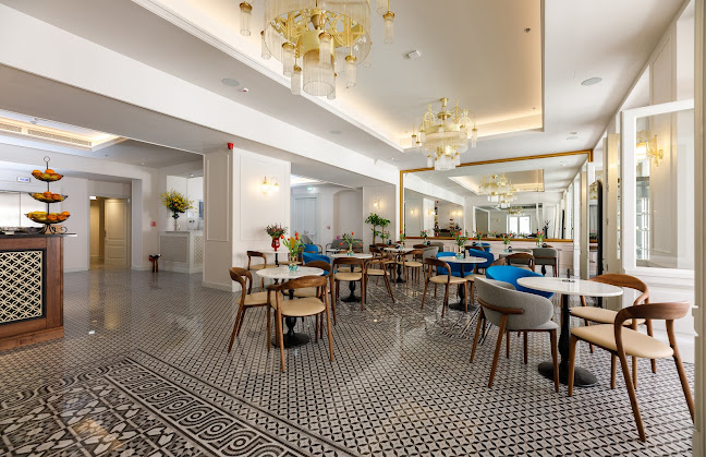 Central Kavana & Restaurant