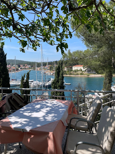 Opinii despre GARDELIN Restoran Luka în Vrboska - Gastronomija i ugostiteljstvo