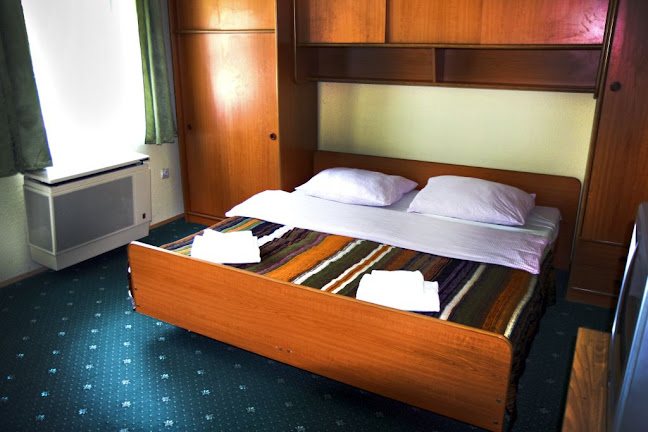 Dječje odmaralište "Merkur" - Gastronomija i ugostiteljstvo