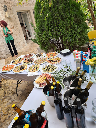 Srednjovjekovni samostanski mediteranski vrt Sv. Lovre