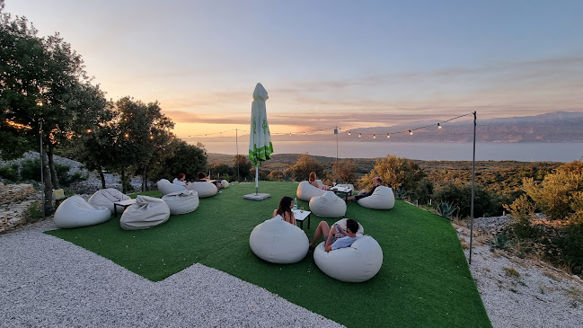 Cava Brač - Gastronomija i ugostiteljstvo