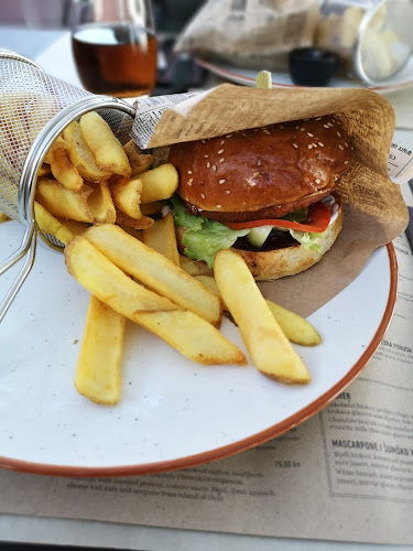 La Pentola Trattoria Makarska - Gastronomija i ugostiteljstvo