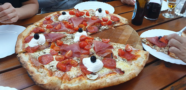 Pizzeria "Na Piketu" - Gastronomija i ugostiteljstvo
