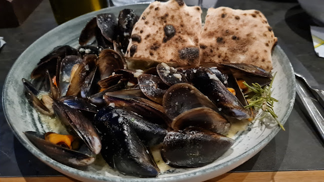 Zvonimirova Obala 9, 21224, Slatine