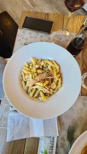 Mala Riba - Gastronomija i ugostiteljstvo