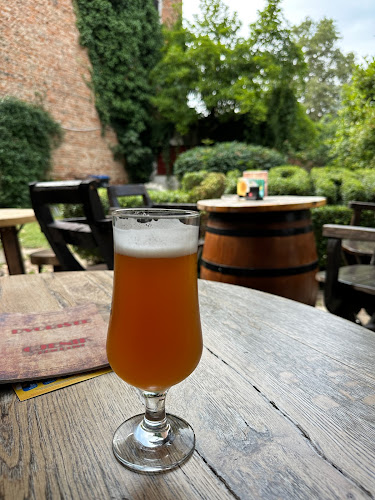 Opinii despre Caffe bar Dvorište în Zagreb - Gastronomija i ugostiteljstvo